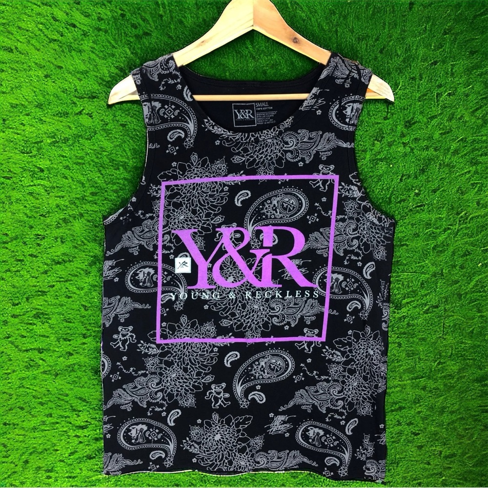 Buckle Young & Reckless Paisley Print Sleeveless Muscle Workout Tank Top Black